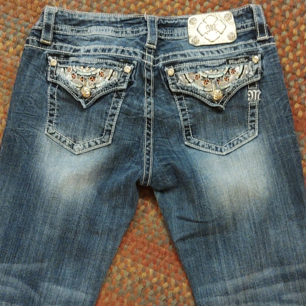 Miss Me Signature cuffed Capri/GORGEOUS POCKETS!!